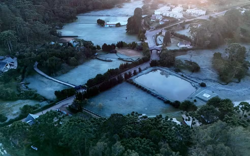 Primeira geada do outono cobre cidades do Sul de Minas e temperaturas chegam a -3,1°C