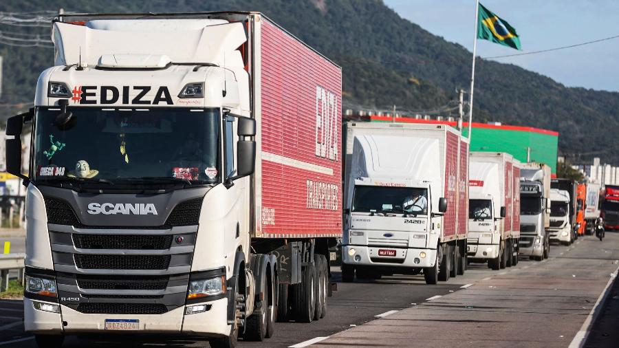 Caminhoneiros ameaçam greve nacional se Senado não votar MP do Frete até quinta-feira