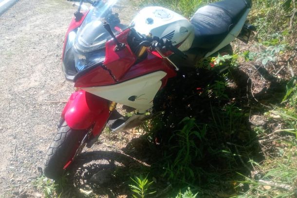 Motociclista morre após bater em carro e ser atropelado em MG