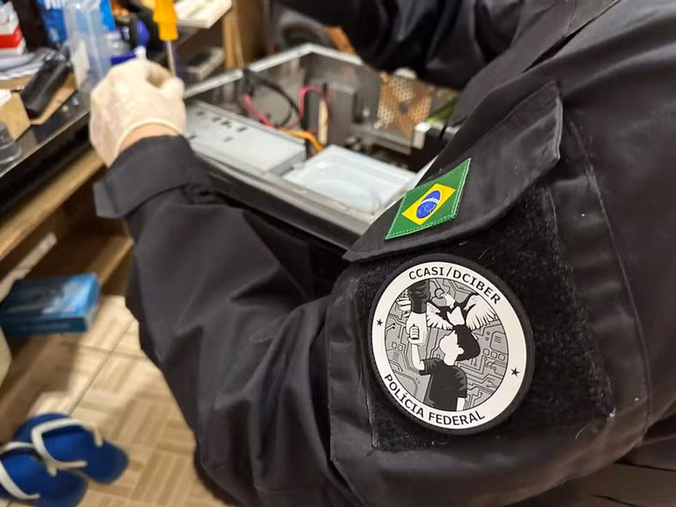 PF cumpre mandado em Pouso Alegre contra suspeito de armazenar material de abuso infantil